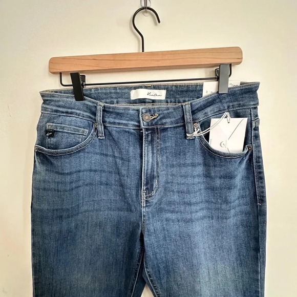 Kancan Ladies Mid Rise Flare Dark Wash Denim Jeans in Size 11/29 - Picture 7 of 8